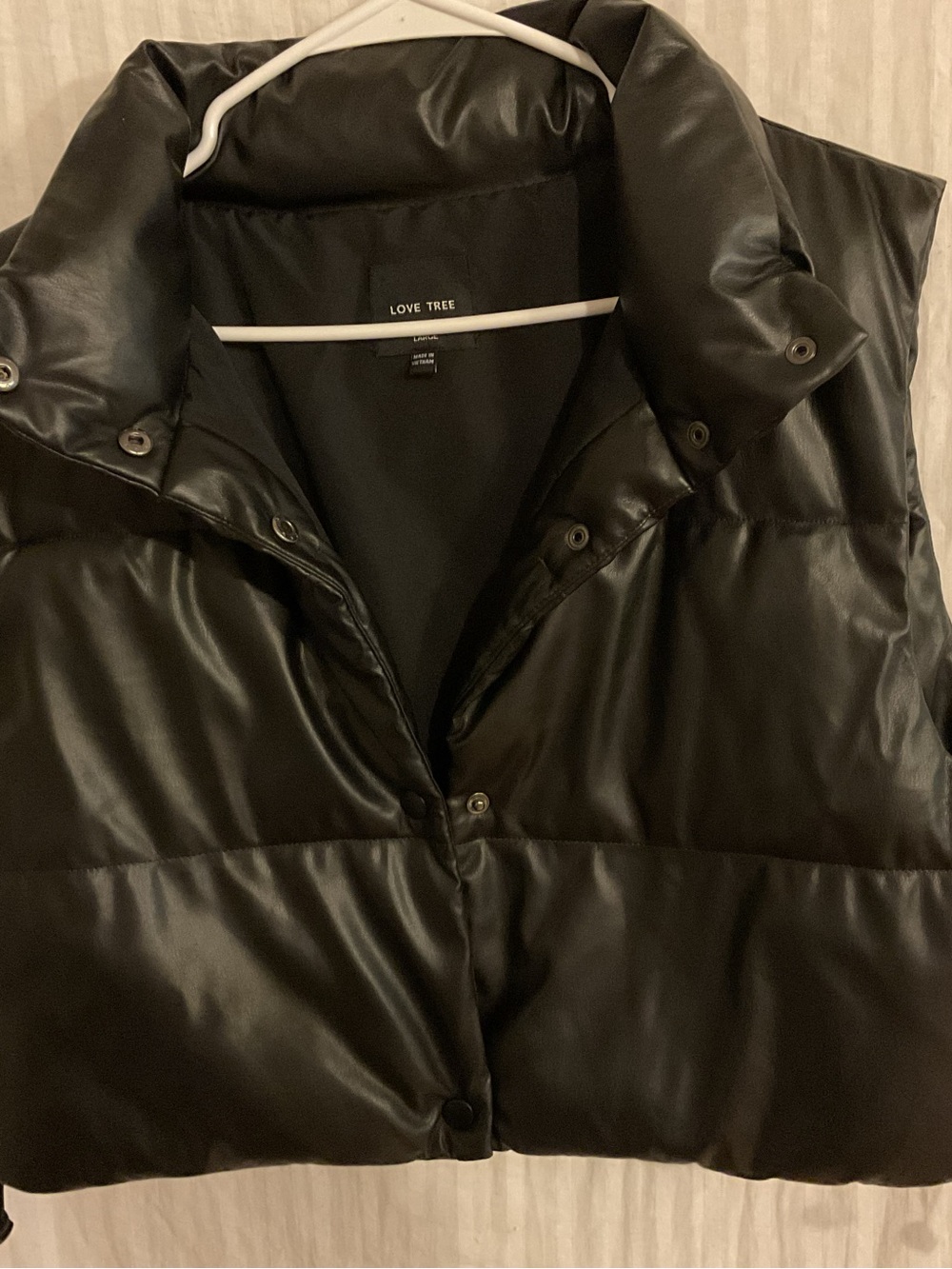 Love Tree Black Puffer Vest Cropped Sz.L.